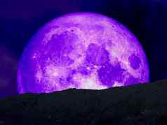 超级紫色的月亮回来中间山