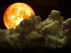 超级完整的血月亮回来白色堆云