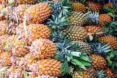 菠萝集团出售水果市场