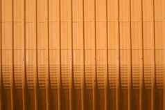 橙色金属表模式垂直行设计
