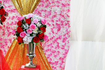 红色的粉红色的玫瑰店里花装修婚礼兰花