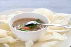 泰国食物大米地壳猪肉白色酱汁