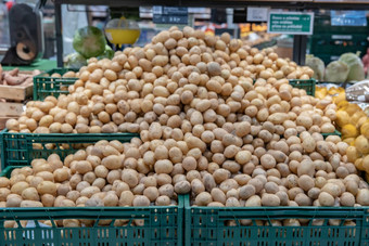 新鲜的蔬菜超市货架上市场板条箱农民提供出售