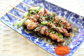 日本厨房烤红烧的串日式烧鸡