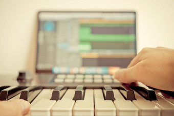 音乐键盘球员记录首歌电脑他说音乐