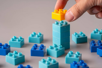 色彩斑斓的谜题玩具业务教育概念