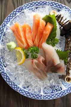 大马哈鱼红色的鲷鱼生鱼片日本食物