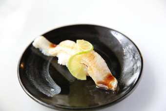 日本厨房远川大比目鱼寿司