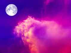 超级月亮紫色的云日落天空