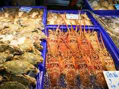龙虾蟹壳牌蜗牛海鲜晚上市场