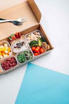 健康的食物午餐盒子最小的概念食物工作平衡