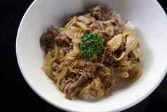 gyudon牛肉碗日本食物