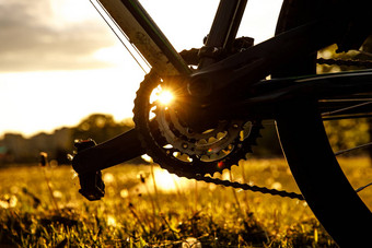 踏板自行车特写镜头速度控制<strong>星号</strong>日落