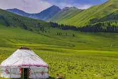 蒙古包游牧民族的哈萨克人