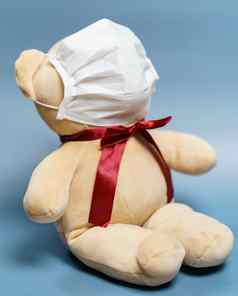 泰迪熊穿脸面具保护疫情冠状病毒