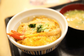 蟹鸡蛋大米汤日本食物