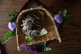 荞麦面条冷荞麦面条日本酱汁日本食物