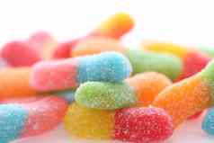 色彩斑斓的橡皮糖果冻糖糖果关闭孤立的白色