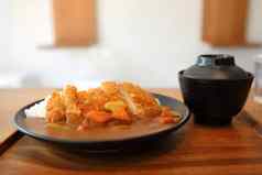 咖喱大米炸猪肉炸猪排日本食物木表