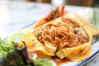 泰国食物垫泰国炸面条虾泰国当地的食物