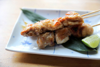 日本食物鸡<strong>日式</strong>烧鸡木背景