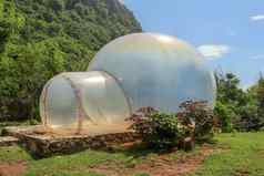 浪漫的泡沫房子透明的墙摘要科幻充气泡沫非典型的住宿异国情调的旅游目的地旅游吸引力热带天堂巴厘岛岛印尼