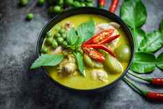 泰国食物绿色咖喱汤碗成分草蔬菜