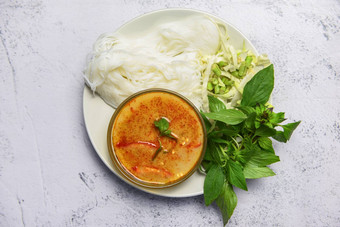 红色的咖喱厨房亚洲食物表格泰国食物咖喱汤