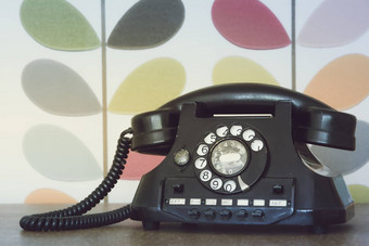 复古的古董电话色彩斑斓的壁纸