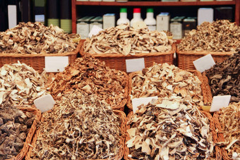 干蘑菇市场