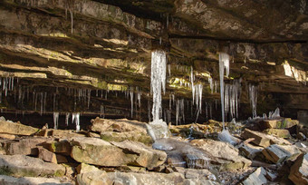 冰柱发现荣耀洞瀑布阿肯色州