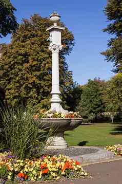 喷泉修道院花园埋葬埃德蒙兹萨福克郡