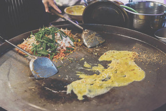 炸面条泰国风格垫泰国街食物