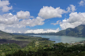 山湖火山火山口巴图尔山哥哥岛巴厘岛印尼安静的水平大喝水储层高山山峰上升湖蓝色的天空