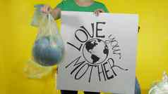 认不出来女人抗议海报地球全球塑料包生态污染