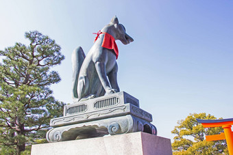 狐狸雕像入口门伏见inari神社《京都议定书》