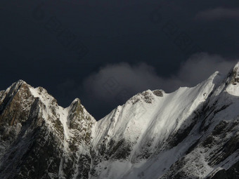 阿尔皮帮助冬天<strong>雪山</strong>峰白色<strong>大理</strong>石quarri