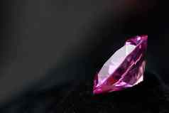粉红色的钻石复制空间珠宝概念