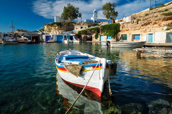 钓鱼船港口钓鱼村mandrakia米洛斯岛岛希腊