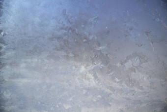 玻璃覆盖冰严重的霜冻冬天