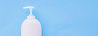 空白标签化妆品容器瓶产品模型蓝色的背景