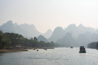 船河巡航岩溶形成山景观桂林