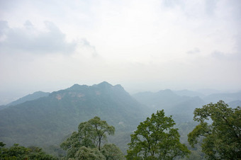 山景观阴霾