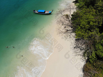 海景<strong>搭配的</strong>旅游船海滩夏天美丽<strong>的颜色</strong>