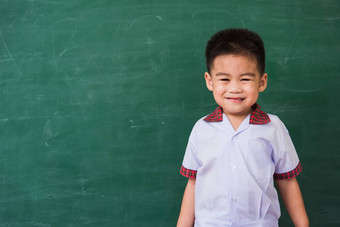 孩子<strong>幼儿园</strong>学生统一的微笑<strong>绿色</strong>斯科