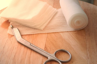 沙拉酱清洁伤口工具包括卷纱布桩纱布