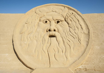 大沙子雕塑嘴的verita