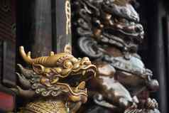 青铜狮子龙雕像中国