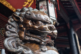 青铜狮子雕像中国