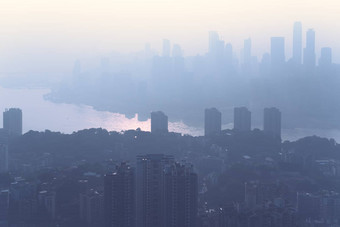 重庆城市天际线空中视图雾